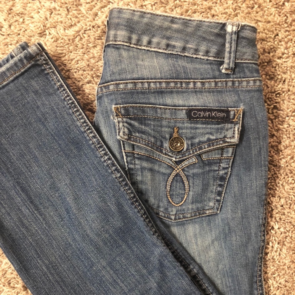 •• CALVIN KLEIN JEANS ••